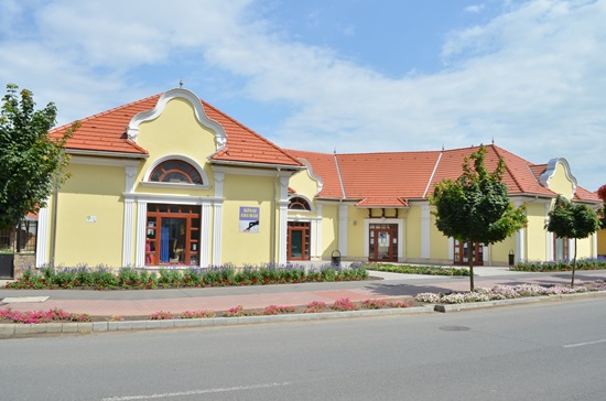 Üzletház